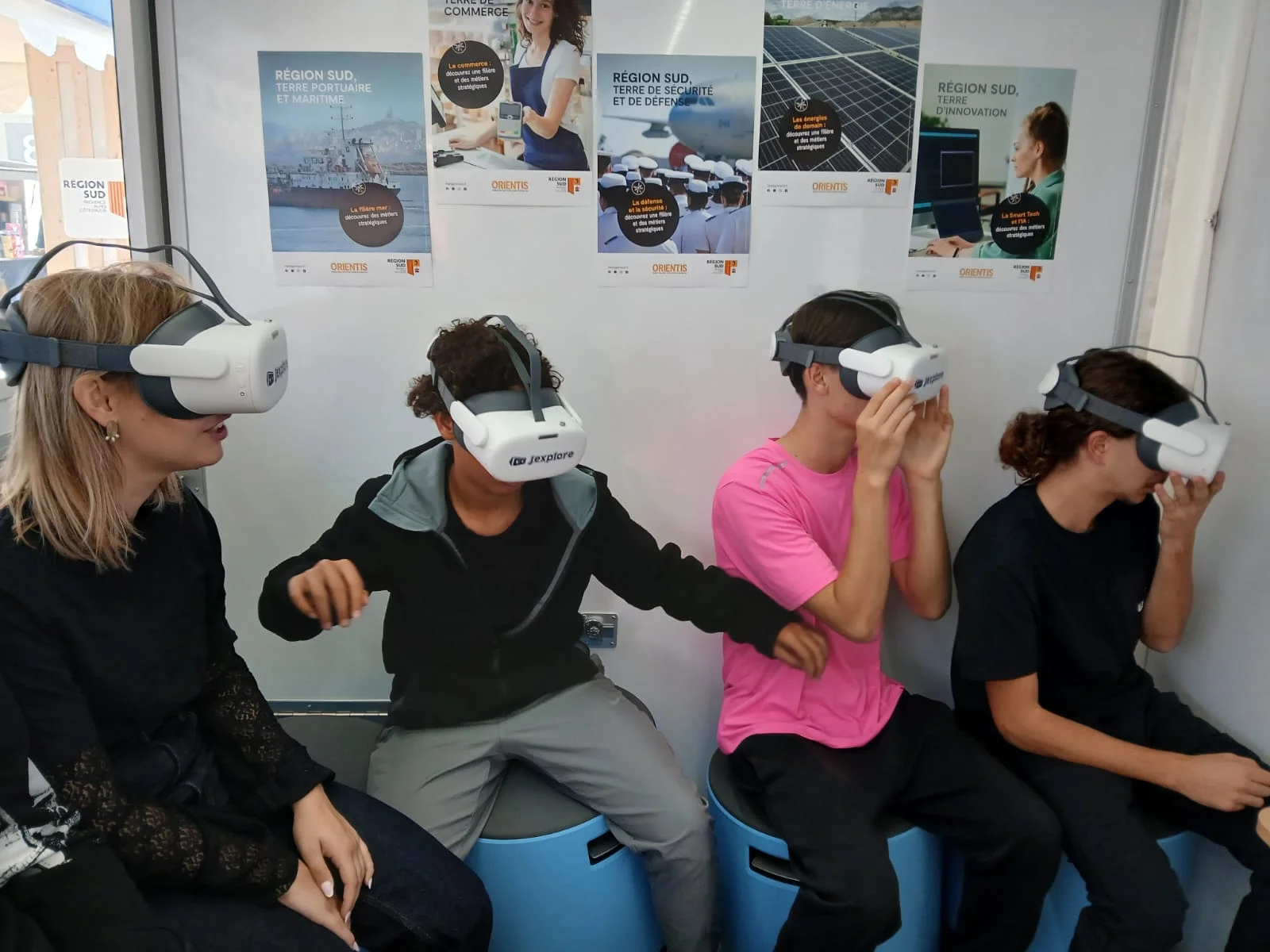 Atelier d'immersion métiers en réalité virtuelle dans le Bus Orientis